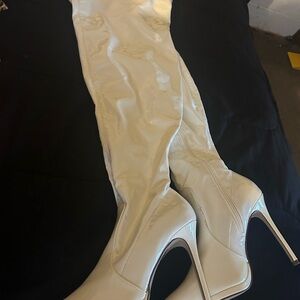 Elegant White High Heel Boots